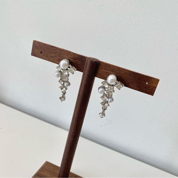 3/$20 White Gold Plated Rhinestone Pearl Cluster Dangle Earrings - Picture 4 of 7